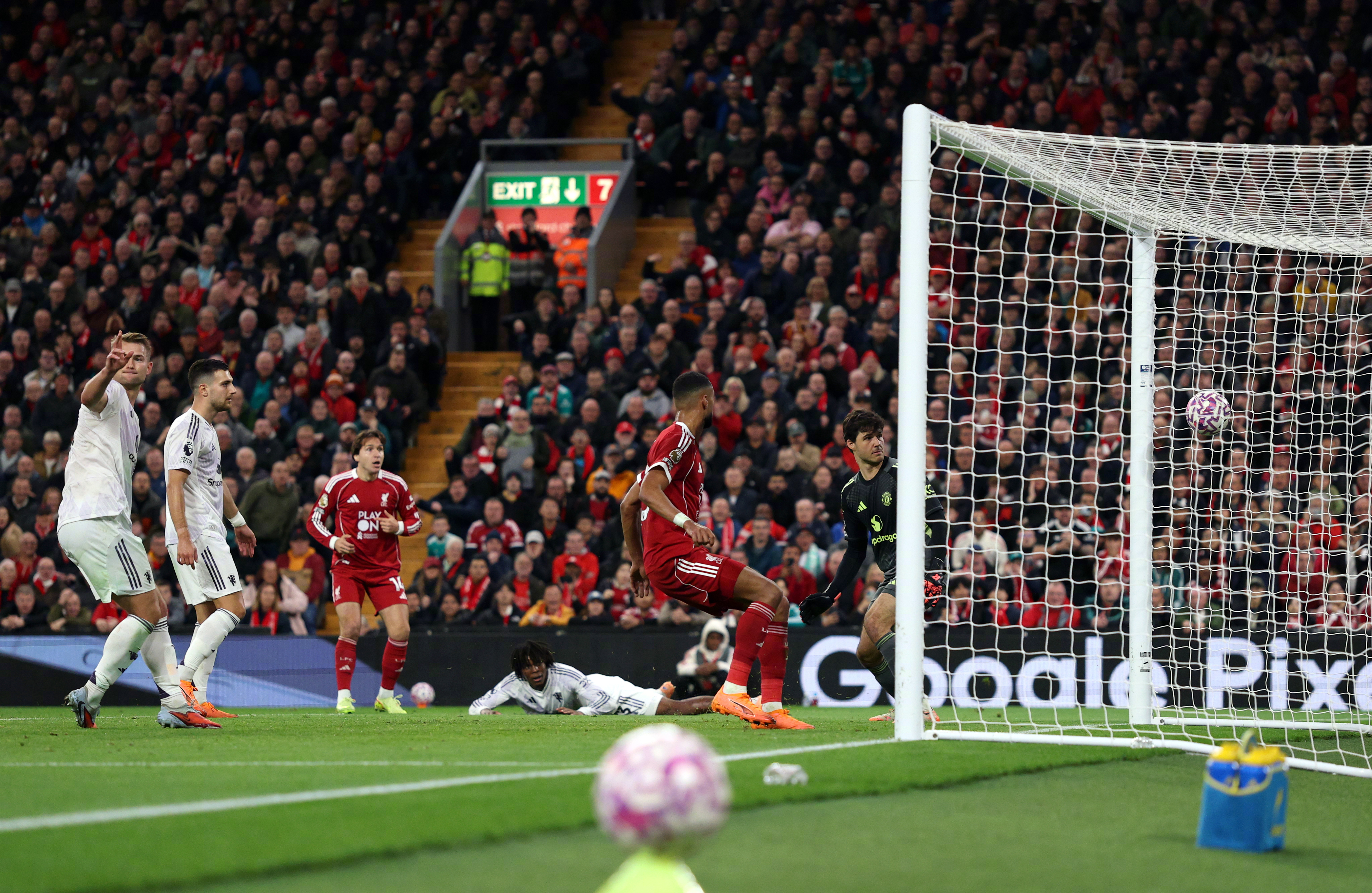 问鼎娱乐-关于刚刚！芝加哥公牛围绕足总杯回应争议塞维利亚状态回暖备战英超，里尔围绕NBA常规赛刷新队史纪录的信息