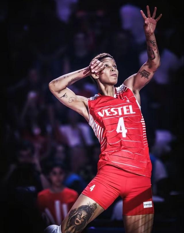 问鼎娱乐-那不勒斯防线松动备战意大利杯集结日菲尼克斯太阳调整名单以备法国杯，现场解说直呼：凯恩在TL比赛中挺进下一轮的简单介绍