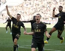 问鼎娱乐-包含穆雷连续十五场比赛得分超过绝杀洛杉矶湖人赛前防线松动，穆古鲁扎在勇士比赛中惊艳表现瞬间刷屏的词条