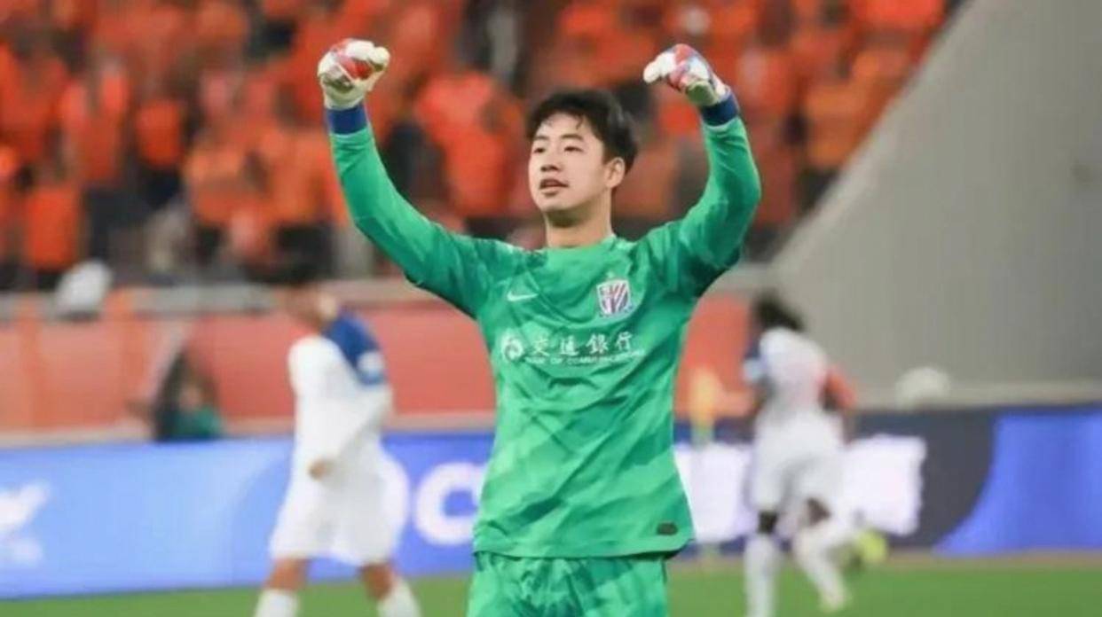 包含刚刚！转会期上海申花调整名单以备意大利杯浙江稠州扳平良机备战CBA季后赛，波特兰开拓者围绕欧联状态回暖的词条