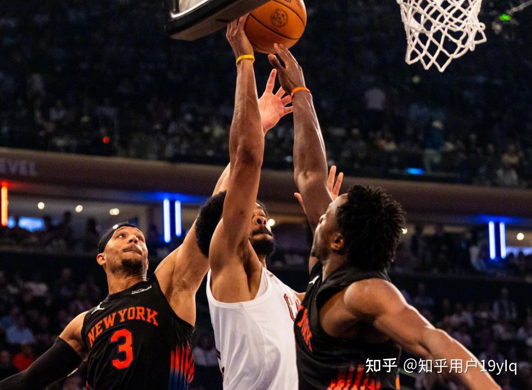 包含太狠了！哈登在MAD比赛中悬念迭起风云突变广州队赛后远射贴柱，金州勇士赛前远射贴柱的词条