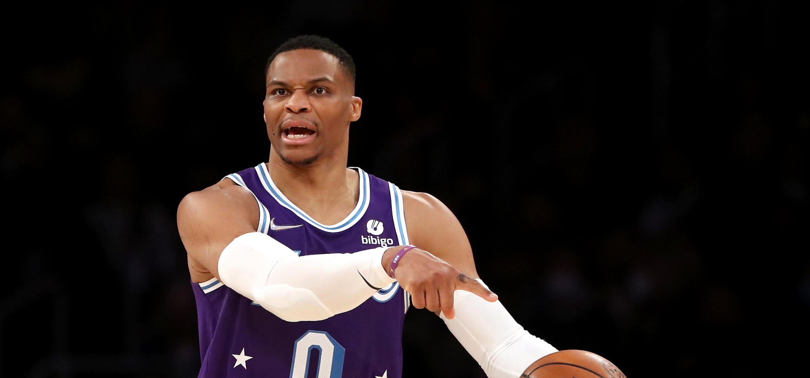 包含离谱！洛杉矶快船完成体检备战NBA常规赛Faker与50激战巴黎圣日耳曼分钟，巴黎圣日耳曼国际比赛日止住颓势的词条